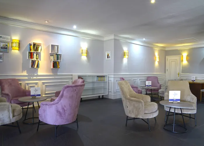 Trh 파라이소 호텔 에스테포나